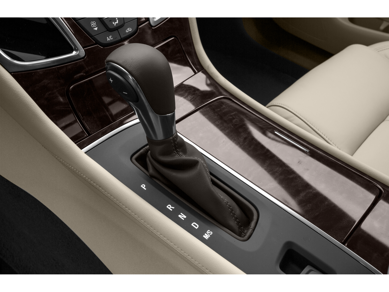 2015 Buick LaCrosse Base photo 3
