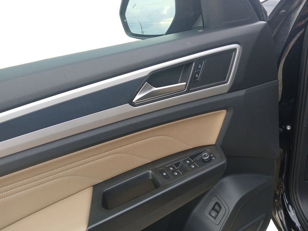 2023 Volkswagen Atlas Cross Sport 3.6L V6 SEL R-Line