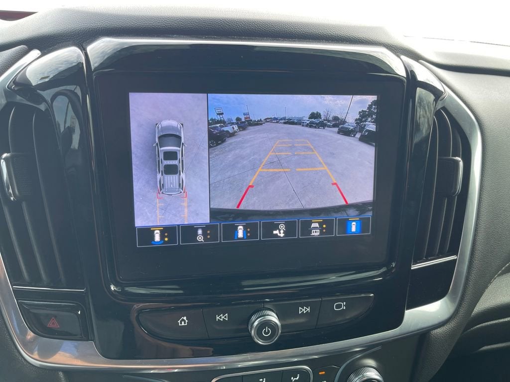 2022 Chevrolet Traverse LT Leather