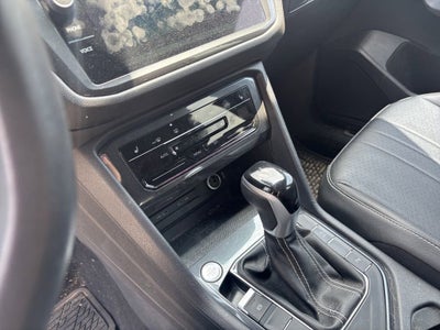2022 Volkswagen Tiguan SE R-Line Black