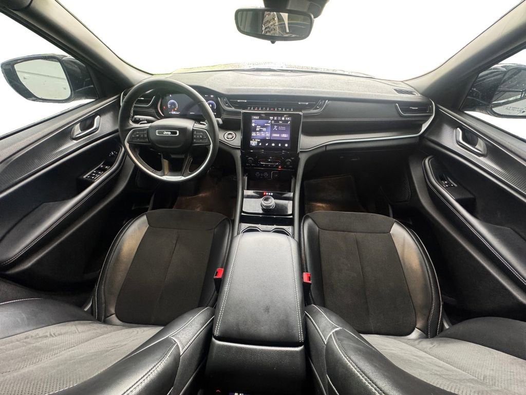 2023 Jeep Grand Cherokee L Altitude 4x2