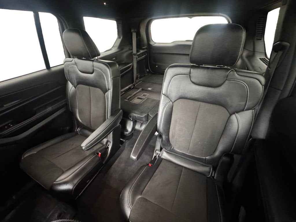 2023 Jeep Grand Cherokee L Altitude 4x2