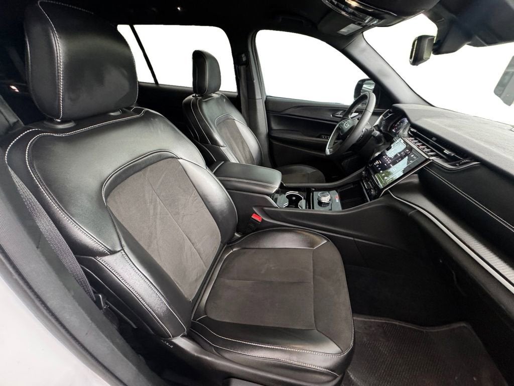 2023 Jeep Grand Cherokee L Altitude 4x2