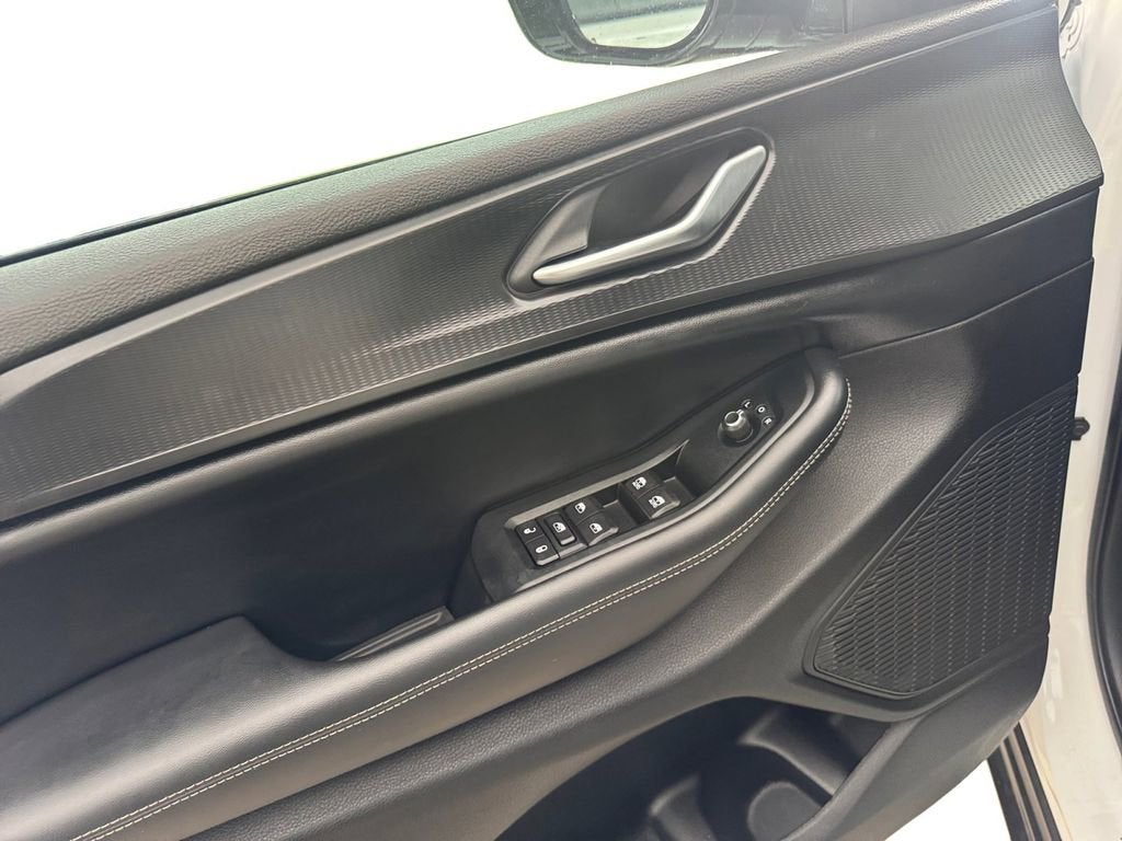 2023 Jeep Grand Cherokee L Altitude 4x2