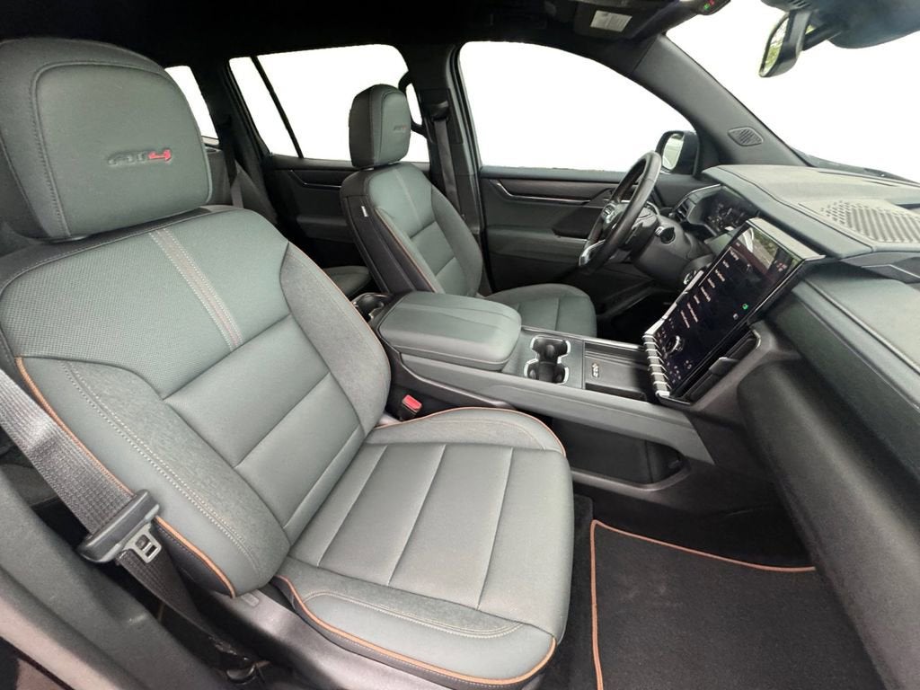 2024 GMC Acadia AT4