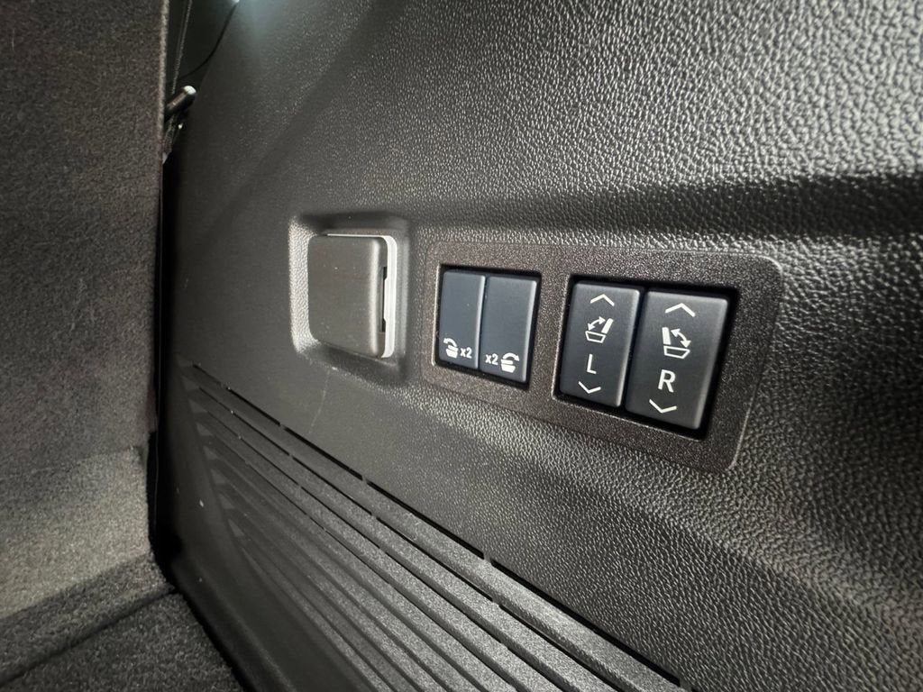 2025 GMC Yukon AT4 Ultimate