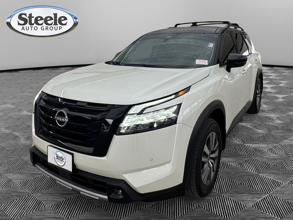 2022 Nissan Pathfinder SL