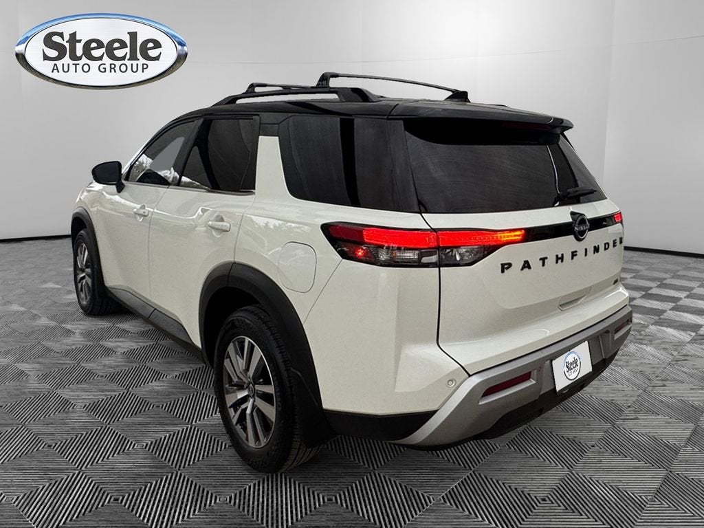 2022 Nissan Pathfinder SL