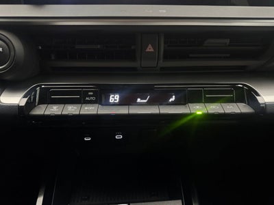 2023 Toyota Prius LE