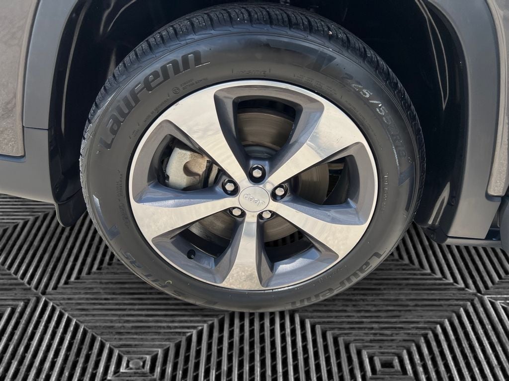 2019 Jeep Cherokee Limited FWD